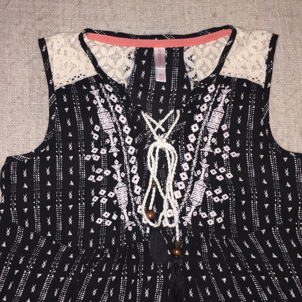 Sleeveless blouse. Size XS.